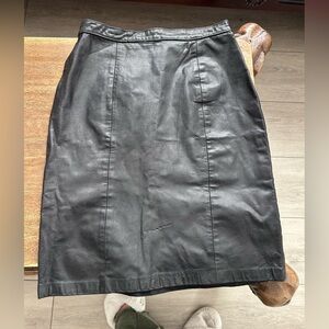 Vintage Pelle Cuir Black Leather Pencil Skirt Minimalist Chic Capsule Wardrobe
